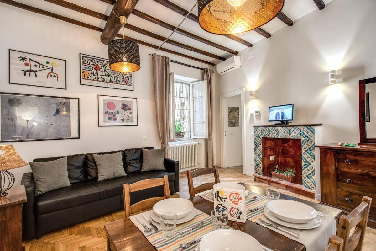 Casa Magiuli' Navona * Roma